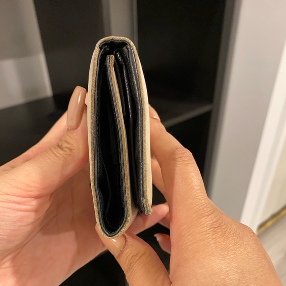 100% AUTHENTIC Vintage Prada trifold wallet - Picture 3 of 8